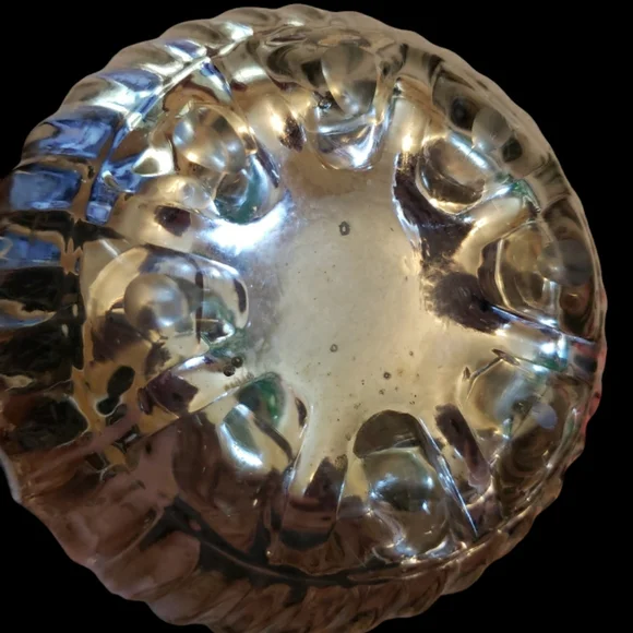 Elegant Vintage Mercury Glass Vase - Picture 2 of 3